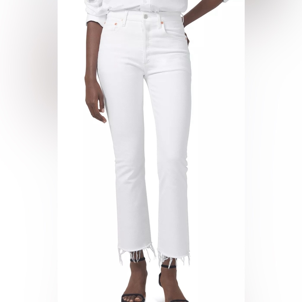 Citizens of Humanity white Isola cropped boot leg jeans. Size 27 and like new.